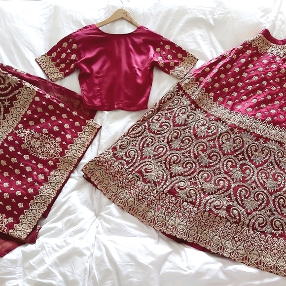 Vintage Silk Indian Bridal Lehenga 3 Piece Set - Picture 3 of 16
